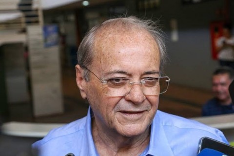 EM DUAS PESQUISAS NACIONAIS, SILVIO ESTÁ QUASE 10% À FRENTE DE FÁBIO NOVO PARA PREFEITO.