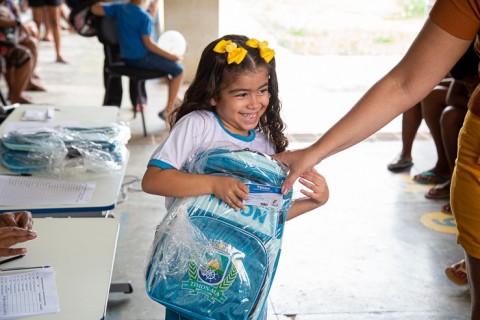 "Prefeitura de Timon investe em educação infantil com distribuição gratuita de materiais escolares"