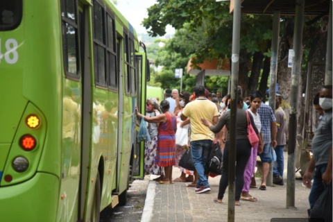 APÓS NEGOCIAÇÕES COM OS EMPRESÁRIOS, GREVE DOS MOTORISTAS E COBRADORES FOI SUSPENSA.