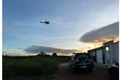 HOMEM É PRESO SUSPEITO DE ASSASSINAR TIO DE SUA EX-ESPOSA COM 30 FACADAS AO TENTAR DEFENDER SOBRINHA EM TERESINA.