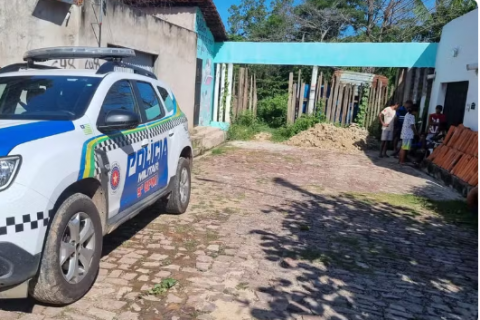 HOMEM FOI PERSEGUIDO E EXECUTADO NO QUINTAL DE CASA EM TERESINA.